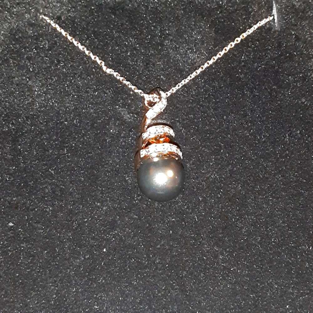 Faux Black Pearl Necklace